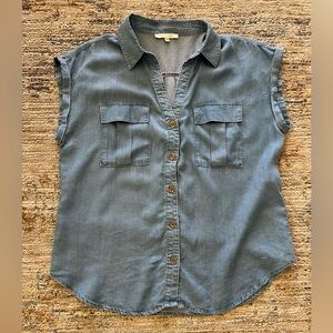 Love Tree tencle button up short sleeve top. Medium